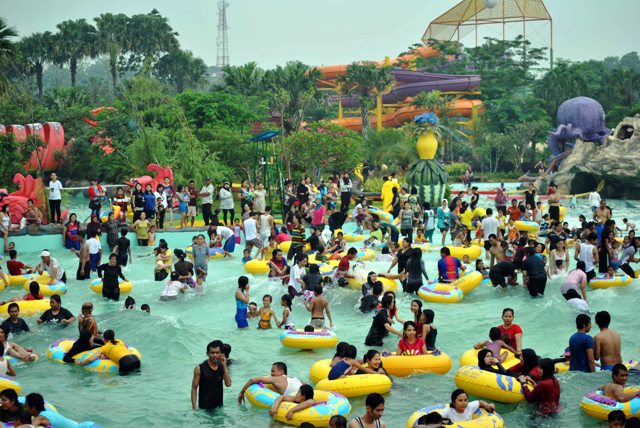 Water Kingdom Mekarsari, Waterpark Terbesar se-Asia  
